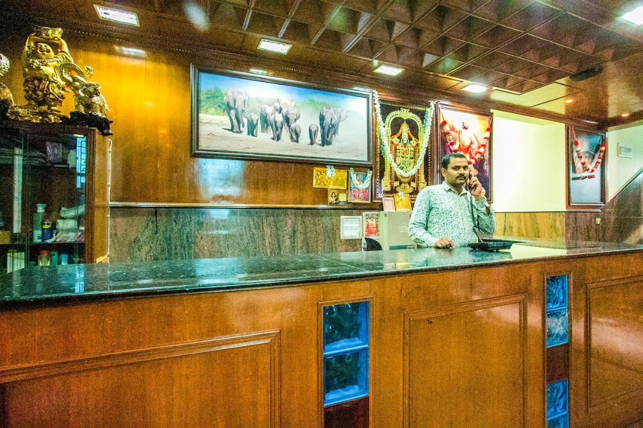 Hotel Priyanka Residency Bangalore Esterno foto